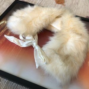 Faux fur collar with ribbon